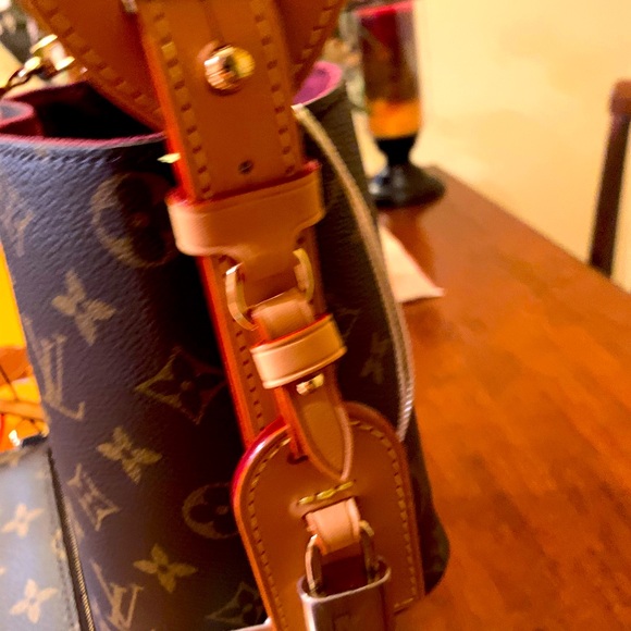 Louis Vuitton Monogram Shoulder limited edition purse long/ short strap/ wallet - Picture 16 of 17